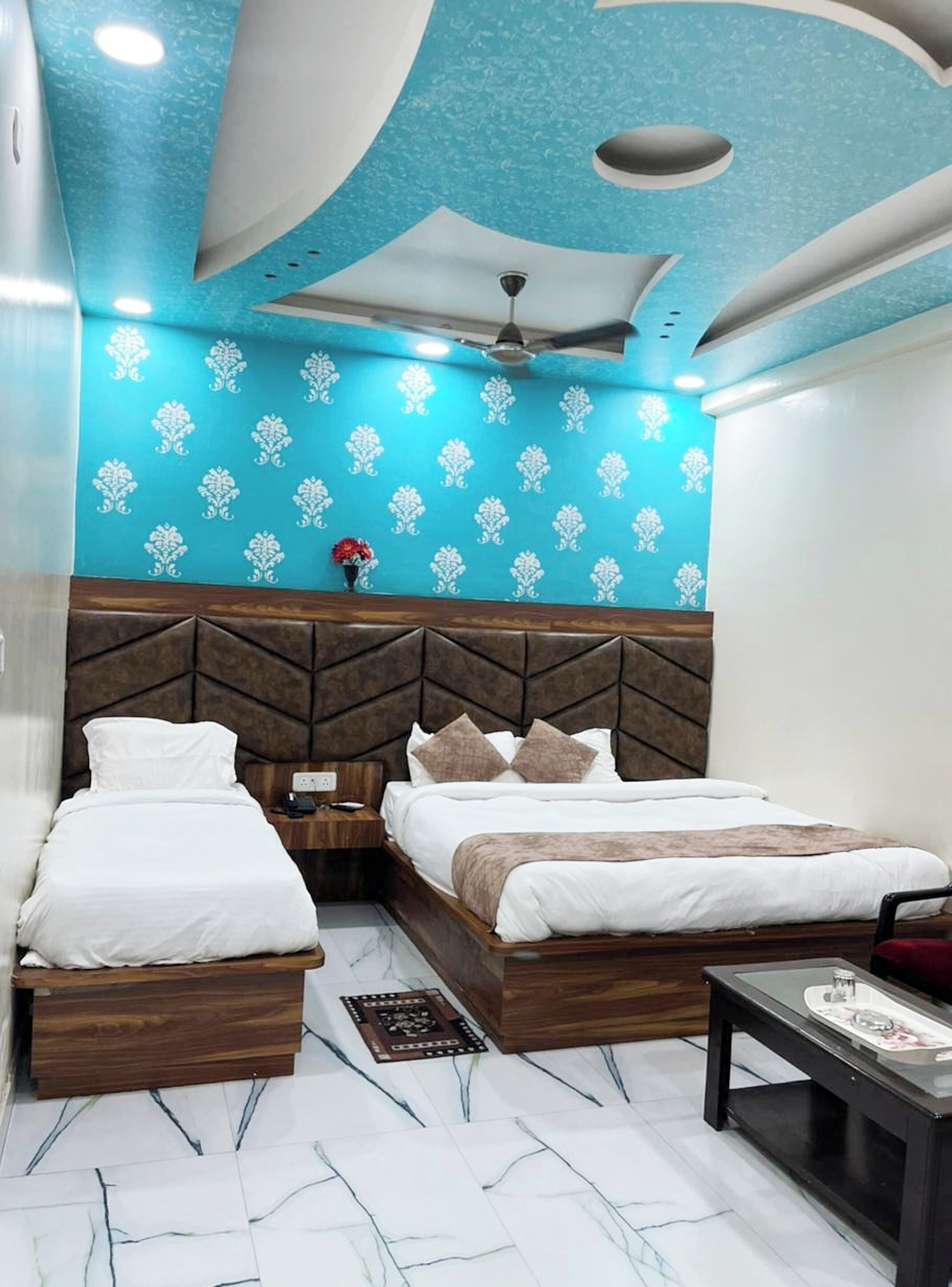 Tremannsrom – deluxe, aircondition | Allergitestet sengetøy, skrivebord, lydisolert og wi-fi (inkludert)