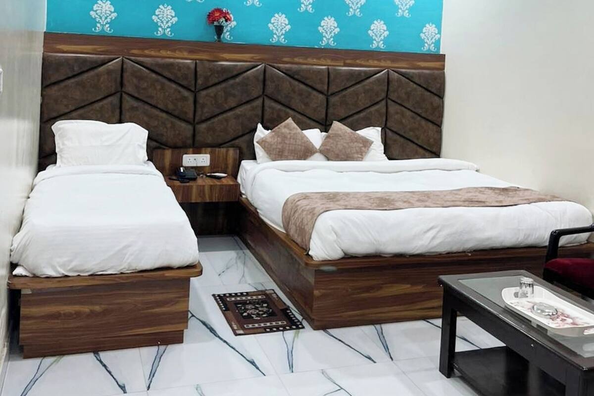 Ropa de cama hipoalergénica, escritorio y sistema de insonorización