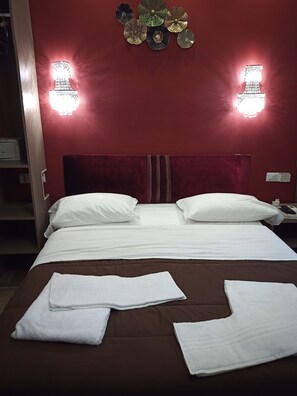 7 Schlafzimmer, Bügeleisen/Bügelbrett, kostenloses WLAN, Bettwäsche