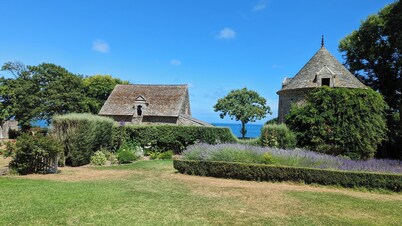 Mill by the sea, next to a manor house, for 4 to 6 people and their pets