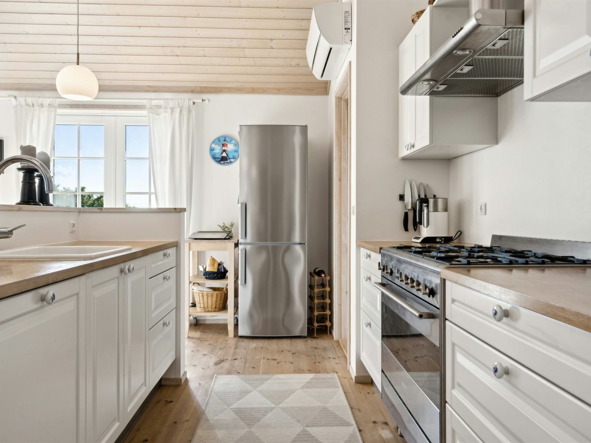 Réfrigérateur, micro-ondes, lave-vaisselle