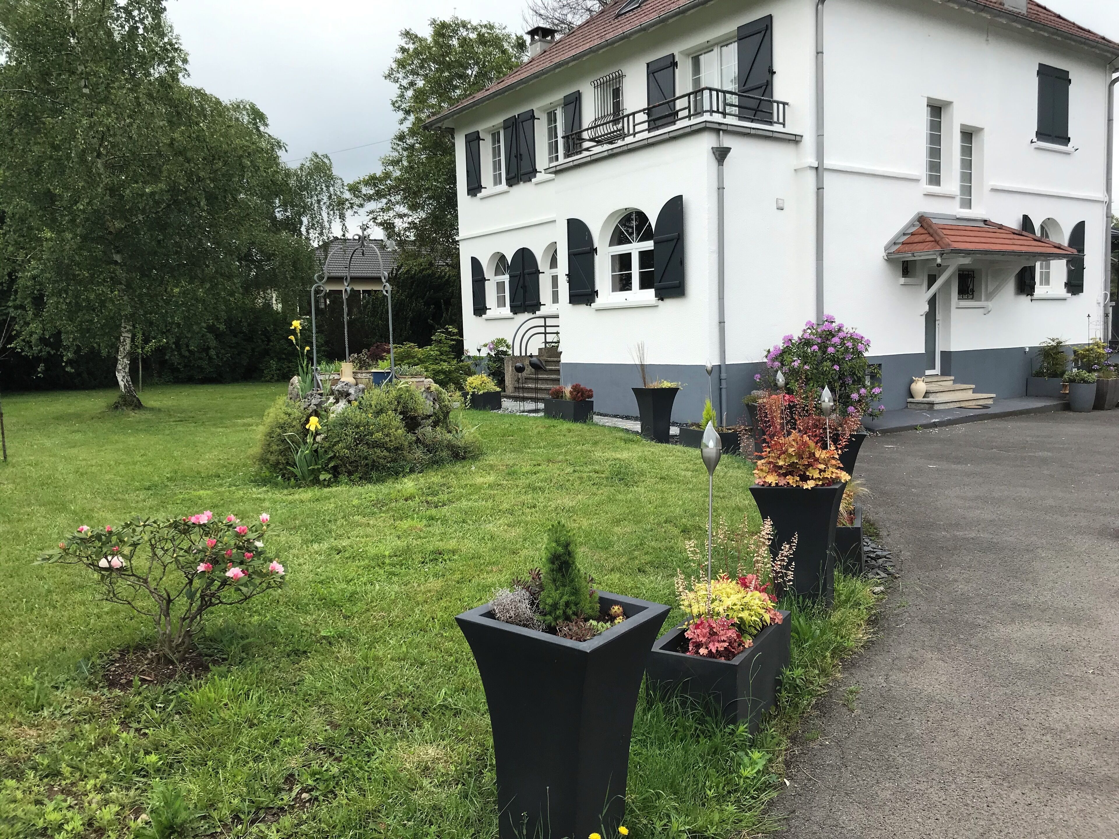 Dobbeltrom – comfort, hageutsikt | Blendingsgardiner, strykejern/-brett og wi-fi (inkludert)