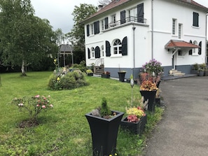 Comfort Double Room, Garden View | Blackout drapes, iron/ironing board, free WiFi