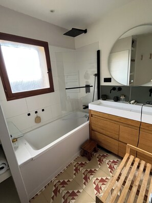 Hair dryer, towels, soap, toilet paper