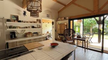 Micro-ondes, four, plaque de cuisson, lave-vaisselle