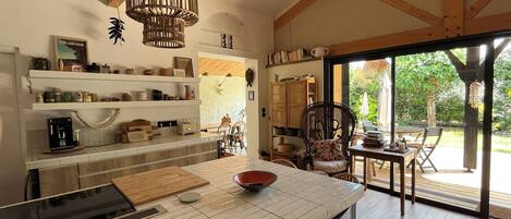 Micro-ondes, four, plaque de cuisson, lave-vaisselle