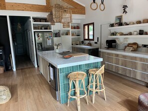 Micro-ondes, four, plaque de cuisson, lave-vaisselle