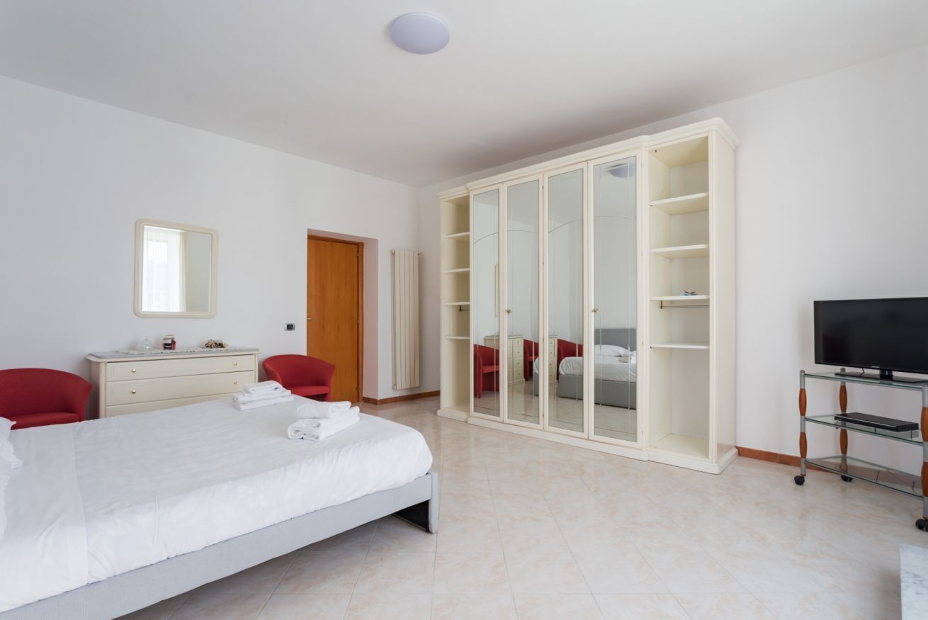 4 camere