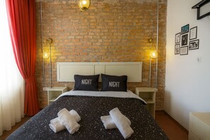 Deluxe Double Room | Minibar, in-room safe, individually decorated, individually furnished - Karlion Palace Taksim (İstanbul)