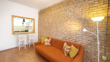 Deluxe-Suite | Minibar, Zimmersafe, individuell dekoriert, individuell eingerichtet