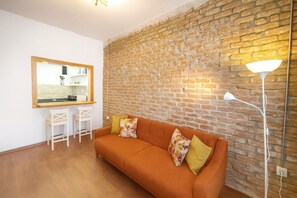 デラックス スイート | ミニバー、セーフティボックス (室内)、客室ごとに異なる装飾、客室ごとに異なるインテリア