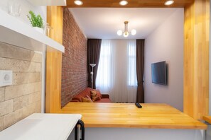 Deluxe Suite | Minibar, in-room safe, individually decorated, individually furnished - Karlion Palace Taksim (İstanbul)