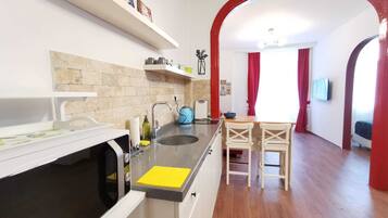 Minibar, in-room safe, individually decorated, individually furnished