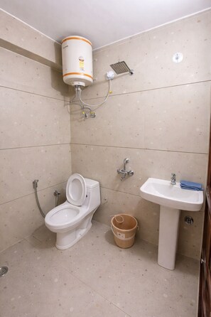 Dusche, Regendusche, Hausschuhe, Handtücher