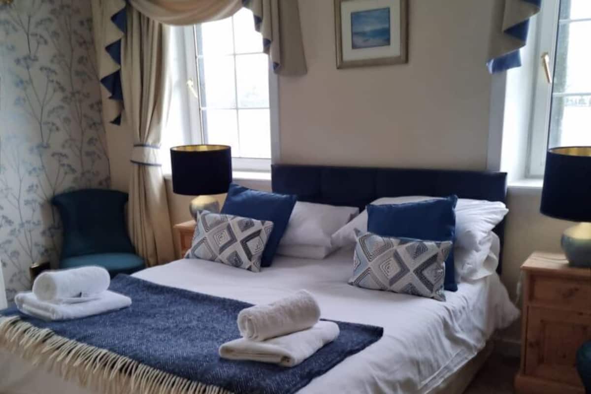 Chambre Double | Fer et planche Ă repasser, Wi-Fi gratuit, draps fournis