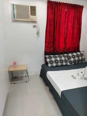 办公桌、WiFi、床单