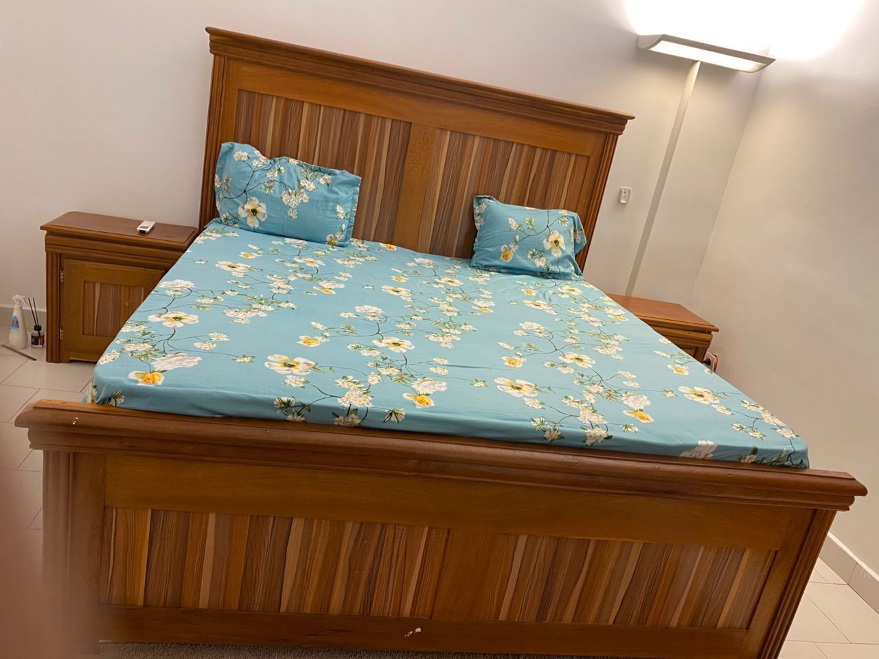 Wifi gratis y ropa de cama