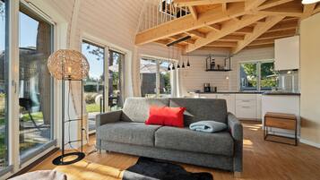 TV, fireplace, stereo