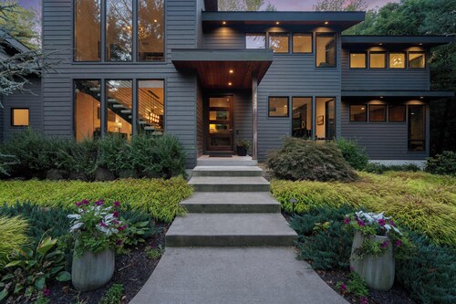 Blue Cedar | Lakeside | Hot Tub | Gym | Golf Cart