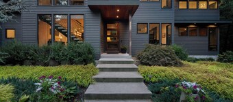 Blue Cedar | 5 BR | Lake Access | Hot Tub | Gym