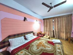 Double Room | Desk, free WiFi