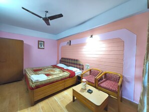 Double Room | Desk, free WiFi