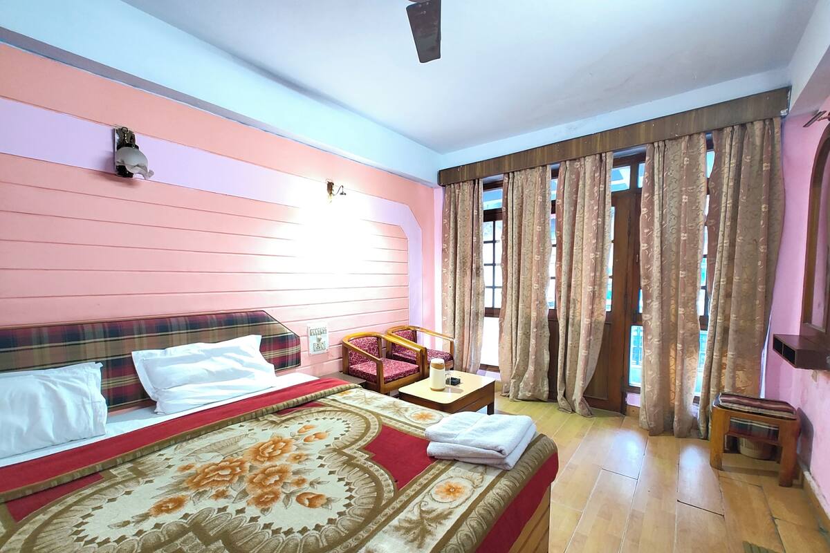 Double Room | Desk, free WiFi