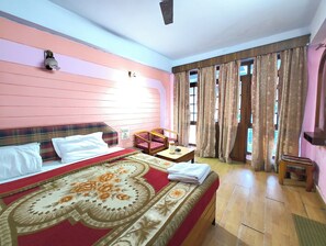 Double Room | Desk, free WiFi