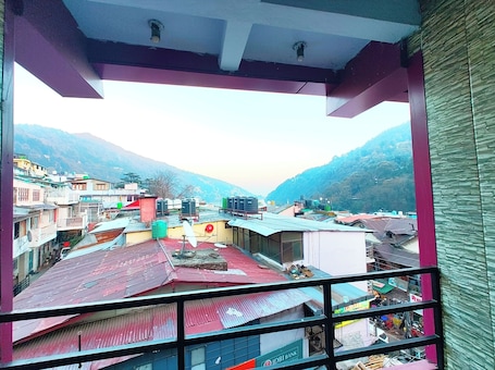 Vista desde la propiedad. Hotel Radha Continental Near Mall Road