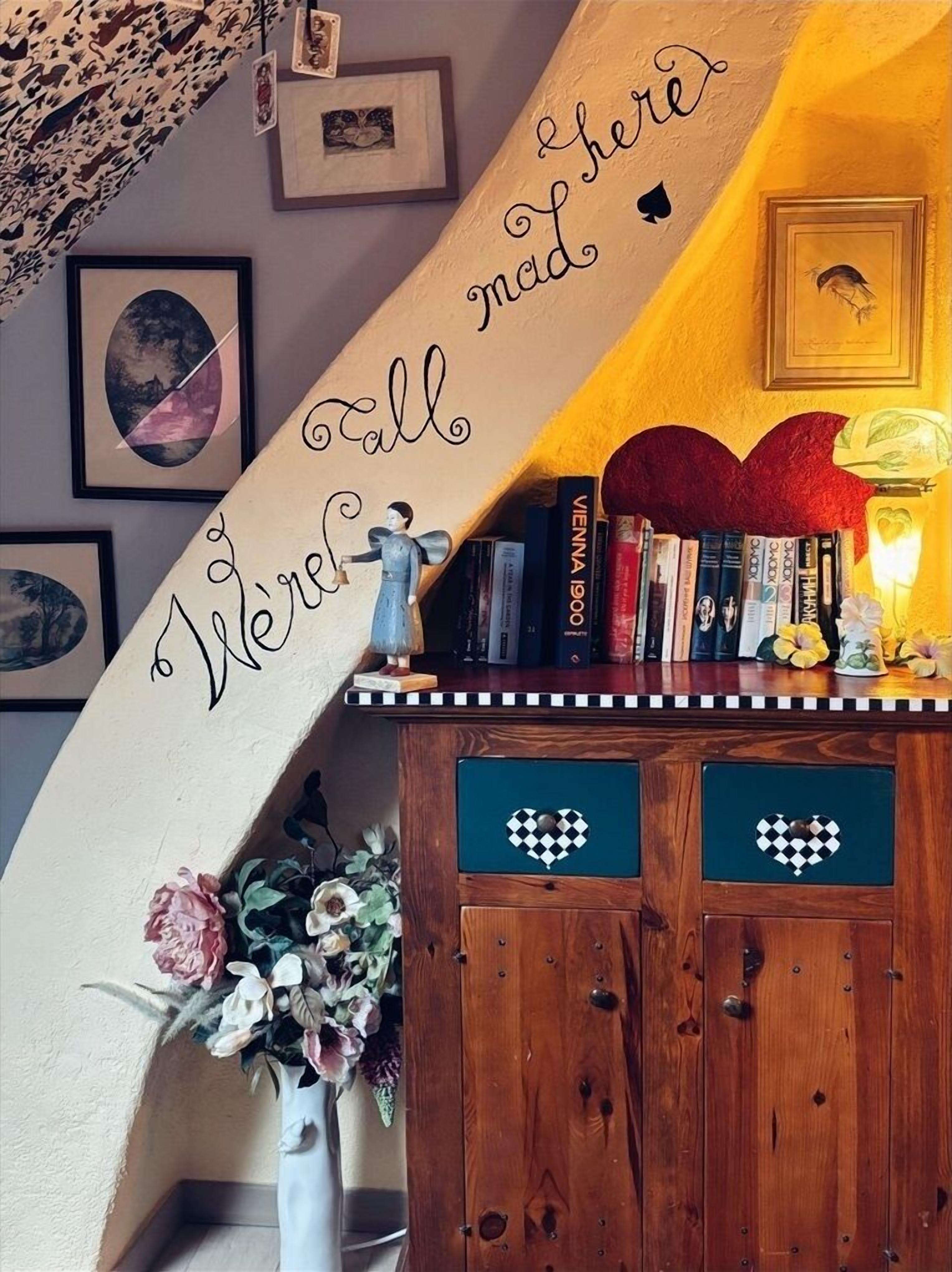 Familie appartement, terras, uitzicht op de binnenplaats | Geluiddichte muren, een strijkplank/strijkijzer, gratis wifi