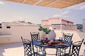 Outdoor dining - La Dimora sotto le Stelle (Noto)