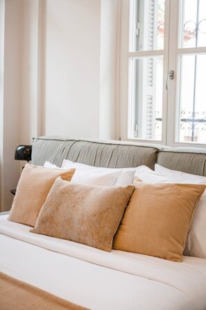 3 Schlafzimmer, Schreibtisch, Bügeleisen/Bügelbrett, WLAN
