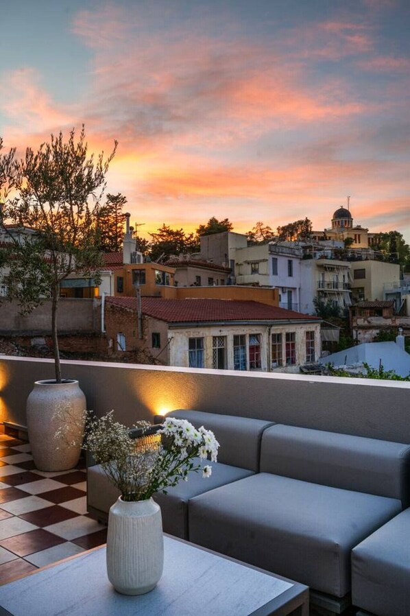 Property grounds - Historic Villa with Hot Tub Beneath the Acropolis (Athens)