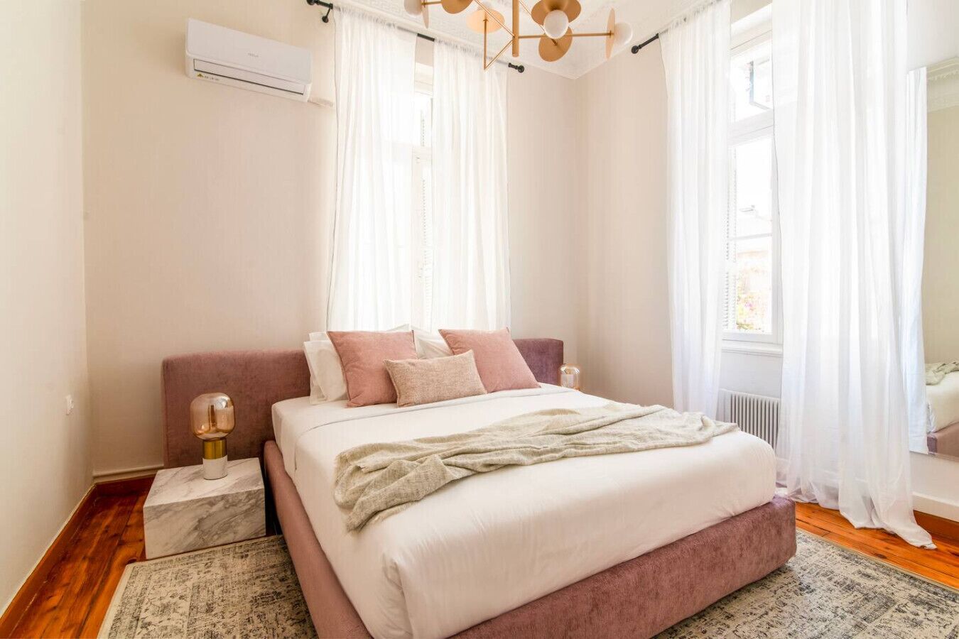 3 Schlafzimmer, Schreibtisch, Bügeleisen/Bügelbrett, Reisekinderbett