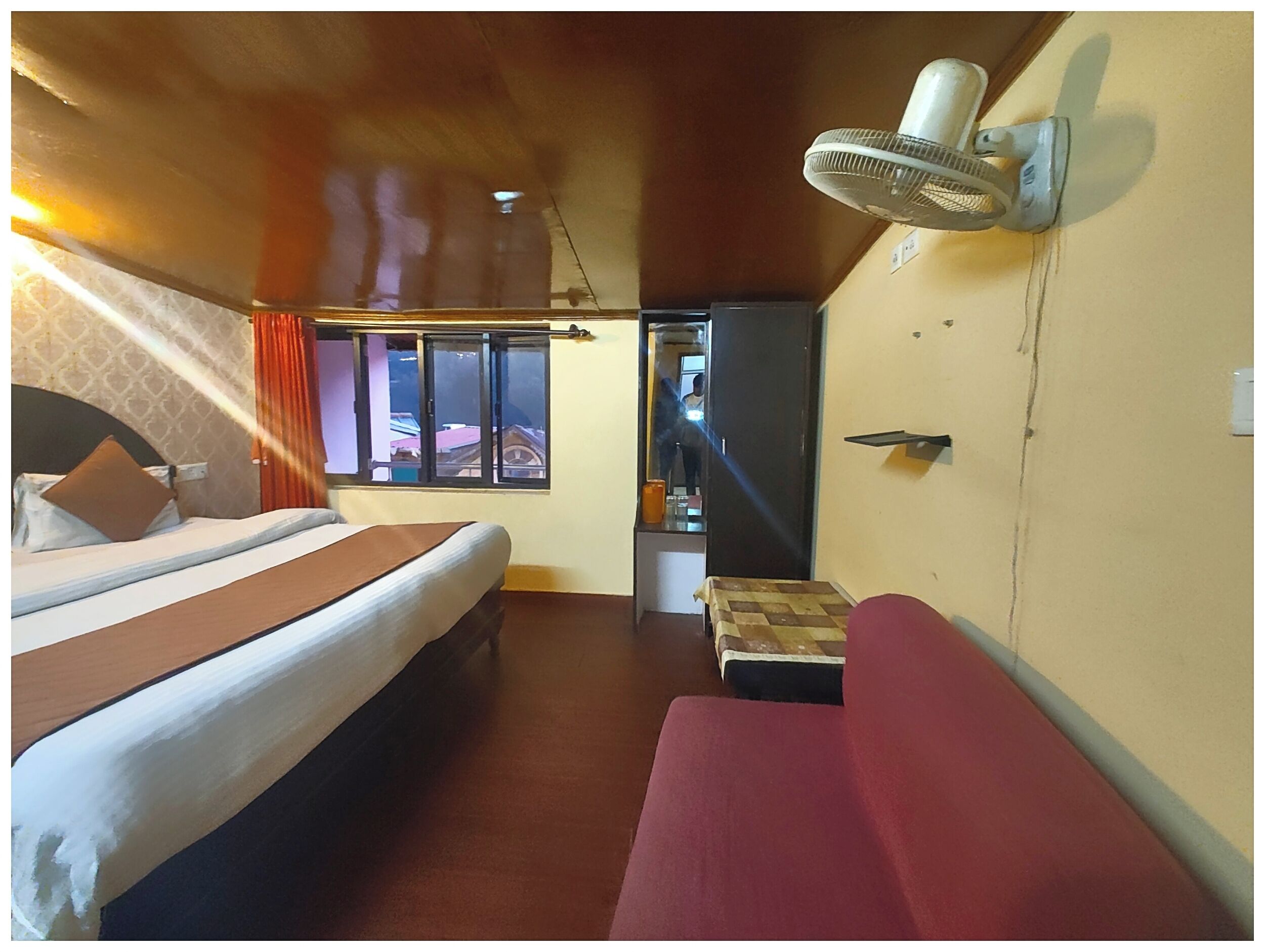 Habitación cuádruple Deluxe | Ropa de cama hipoalergénica, escritorio, insonorización y ropa de cama 