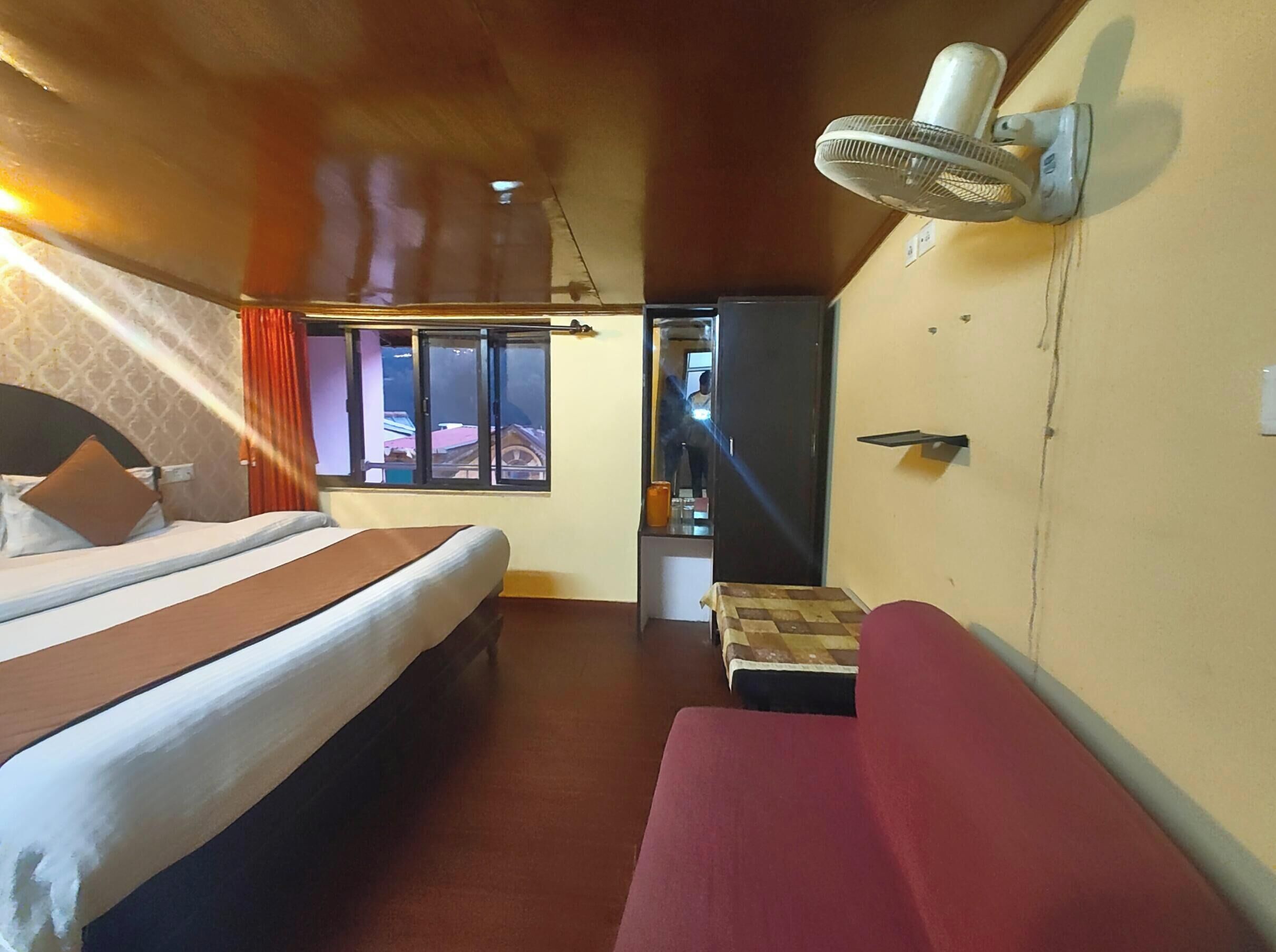 Habitación cuádruple Deluxe | Ropa de cama hipoalergénica, escritorio, sistema de insonorización