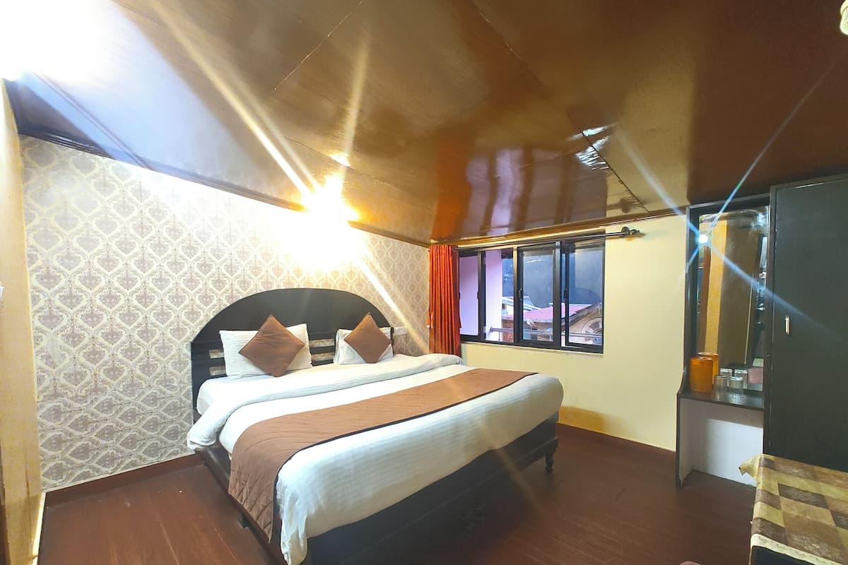 Deluxe-Doppelzimmer | Allergikerbettwaren, Schreibtisch, schallisolierte Zimmer, Bettwäsche