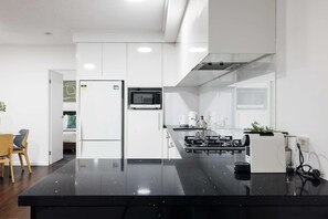 Fridge, microwave, oven, stovetop