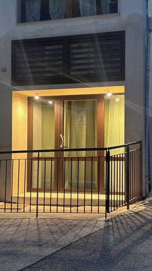 Exterior detail - Apartment in Center Siena p.t. separate entrance, Parking available (Siena)