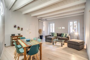 Interior - 2 Bedrooms & 2 Bathrooms Monti (Roma)