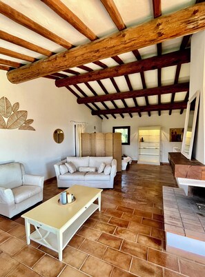 Living area - Villa Doufer, exceptional sea view, beach 100m away, sleeps 8. (la croix valmer)