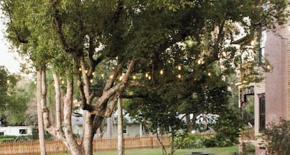 Serene French Country Cottage in Downtown Arcadia