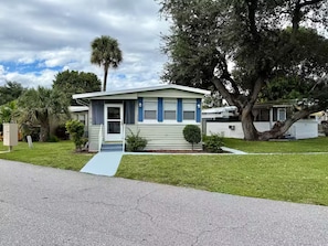 Exterior - Cozy Room with Private Entry + Bathroom. Near Beaches & PGA Mall (Palm Beach Gardens)