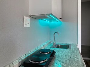 Fridge, microwave, coffee/tea maker, cookware/dishes/utensils - Cozy Room with Private Entry + Bathroom. Near Beaches & PGA Mall (Palm Beach Gardens)