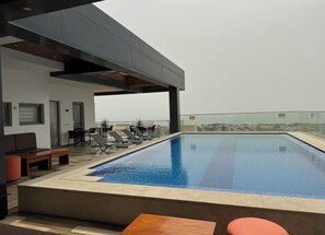 Pool - 3BR Ocean View Apt in Osu with Rooftop Pool Access (Accra)