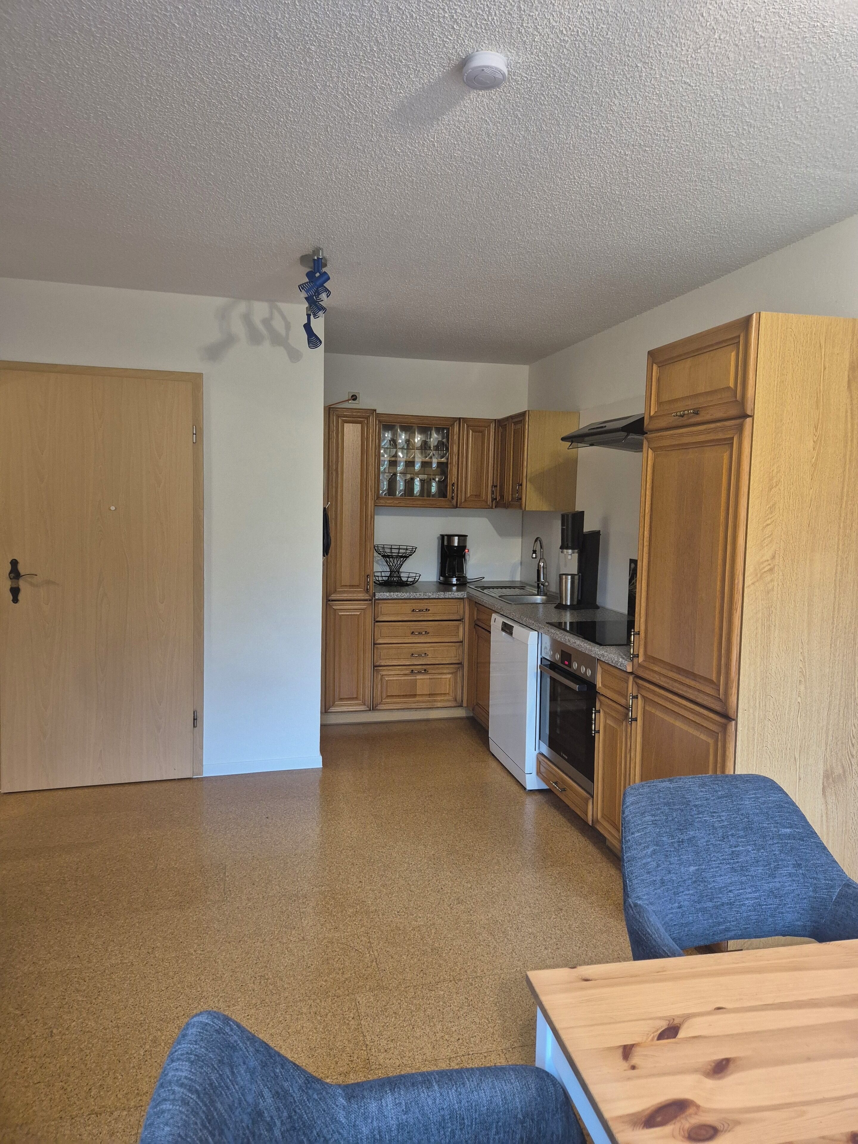 Micro-ondes, four, plaque de cuisson, lave-vaisselle