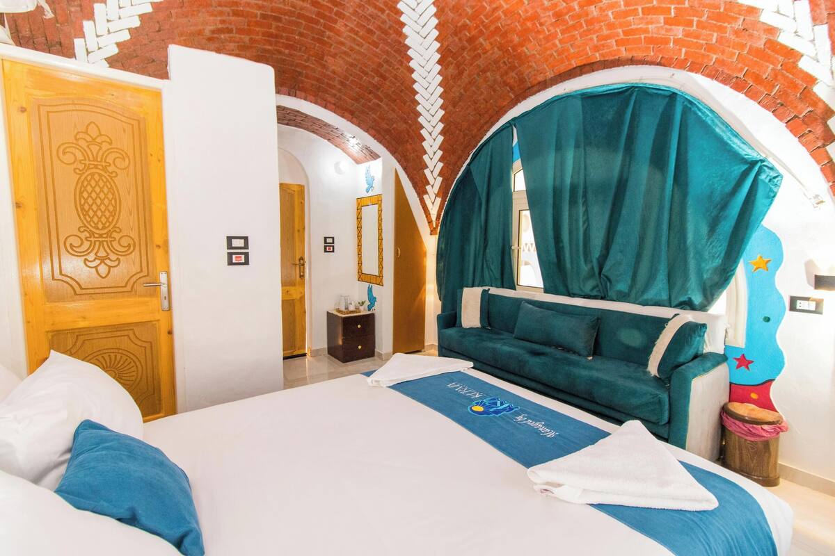 Panoramic Room | Blackout curtains, free WiFi, individually decorated
