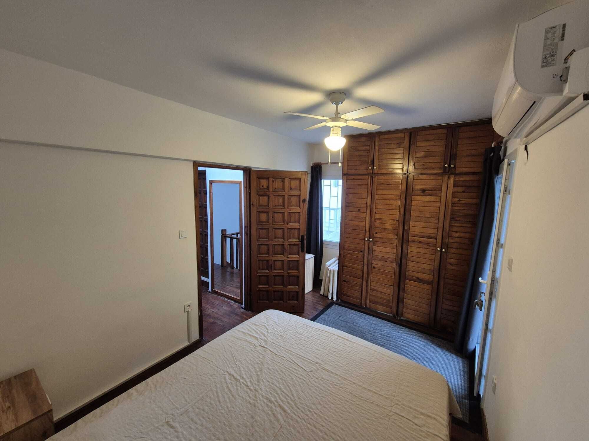 2 dormitorios, tabla de planchar con plancha, wifi gratis y ropa de cama