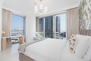 Luxury Apartment, City View - Lux BnB Boulevard Point Burj Views (Dubai)