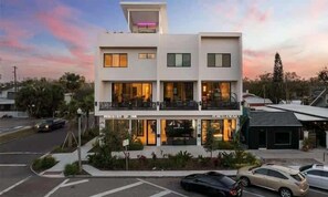 House, Accessible - Lux Penthouse 4-story Stunner Rooftop Views (St. Petersburg)